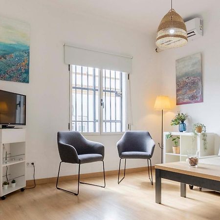 Apartamentos Los Remedios Sevilla Bagian luar foto