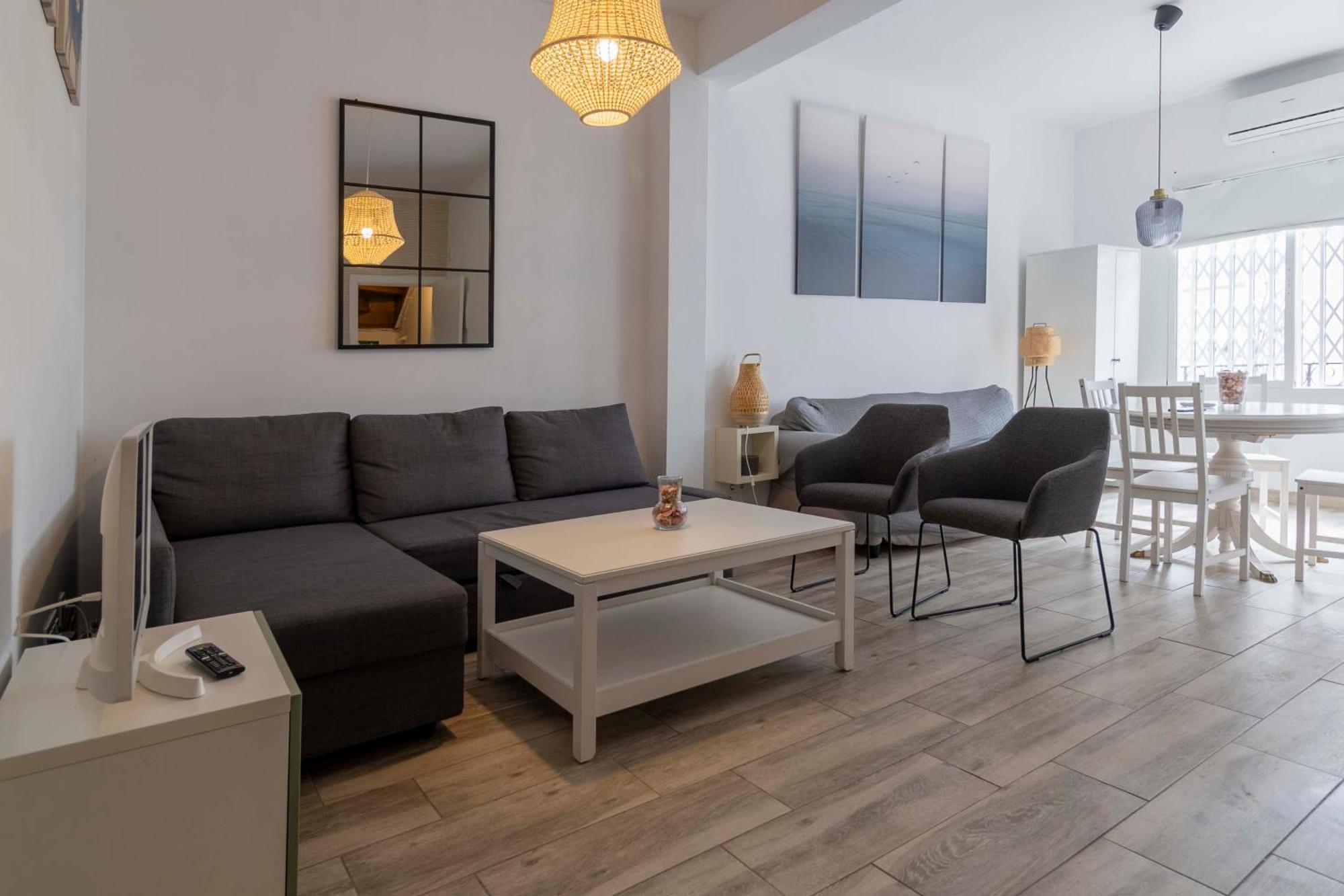 Apartamentos Los Remedios Sevilla Bagian luar foto