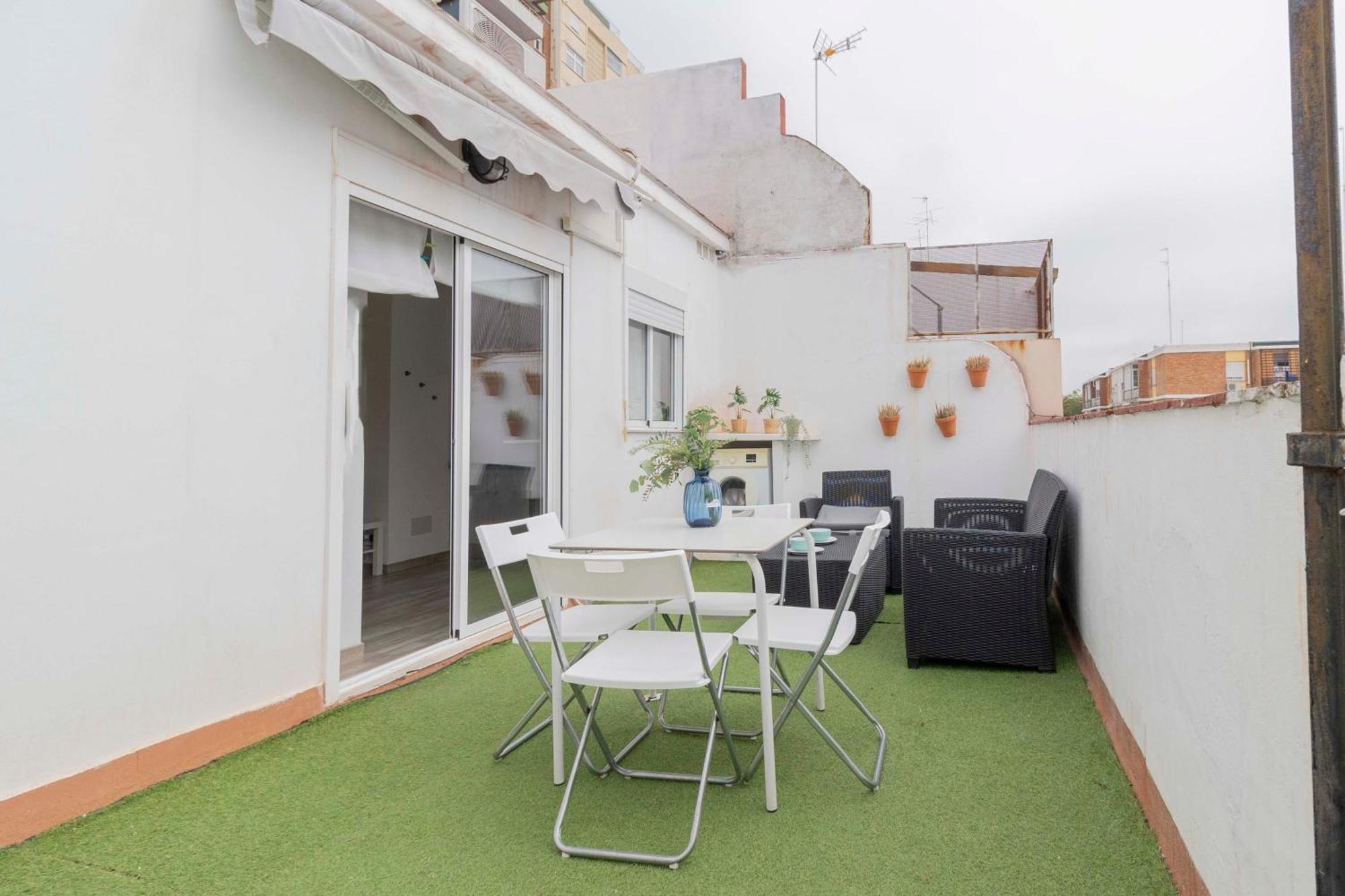 Apartamentos Los Remedios Sevilla Bagian luar foto