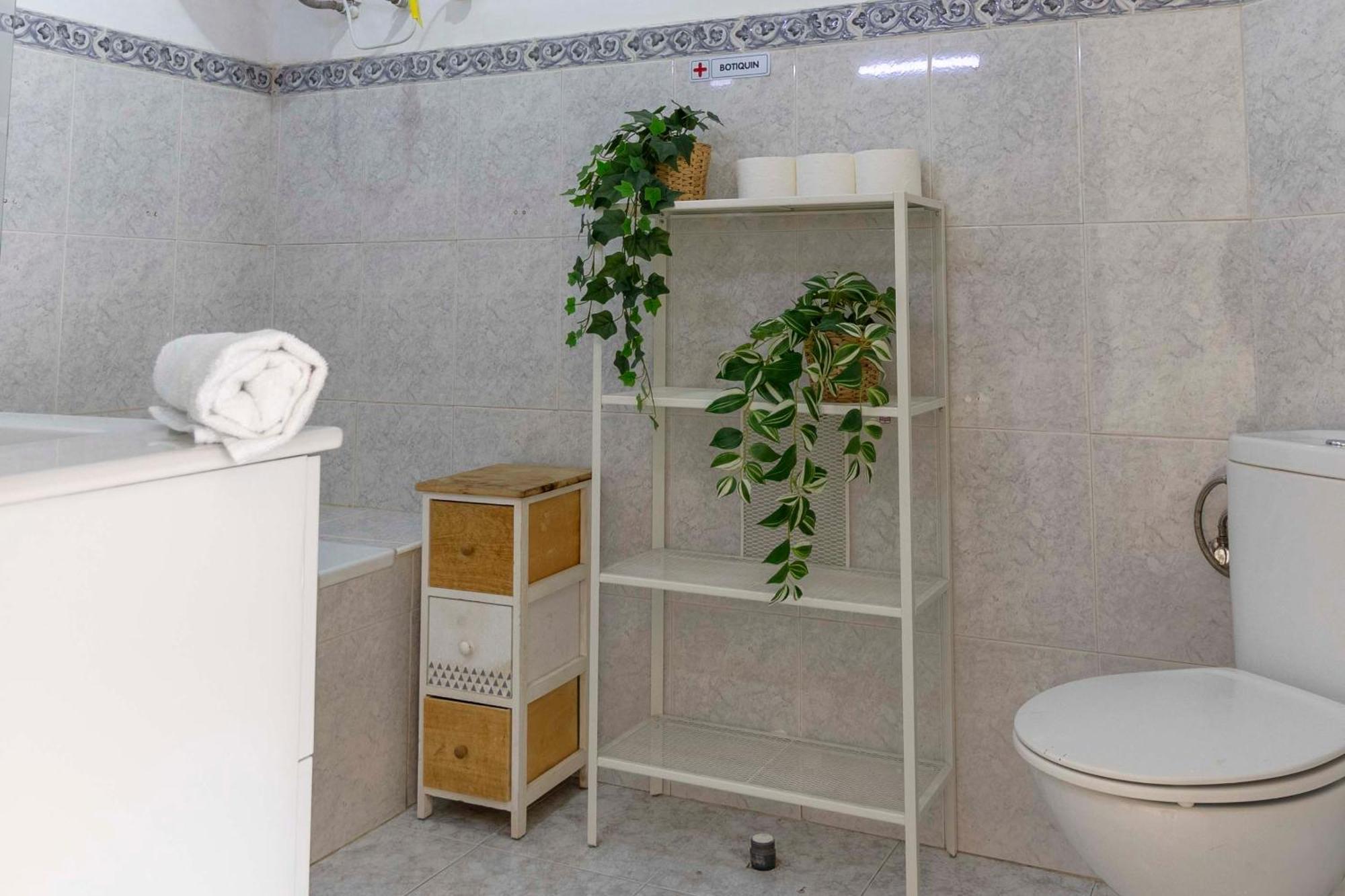 Apartamentos Los Remedios Sevilla Bagian luar foto